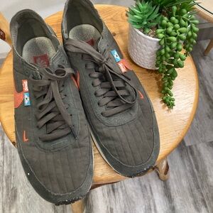 Nike toasty sneakers size 11